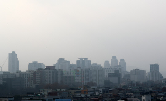 미세먼지로 답답한 충청지역 시야. 연합뉴스